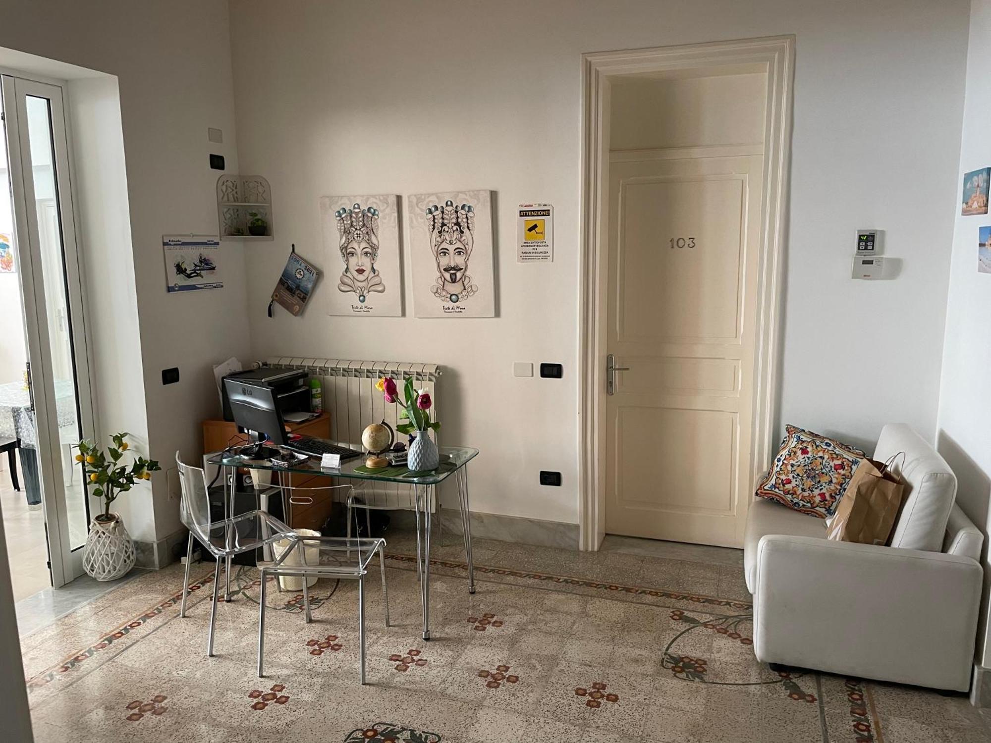 Casa Vacanze Woodhouse Marsala Bagian luar foto