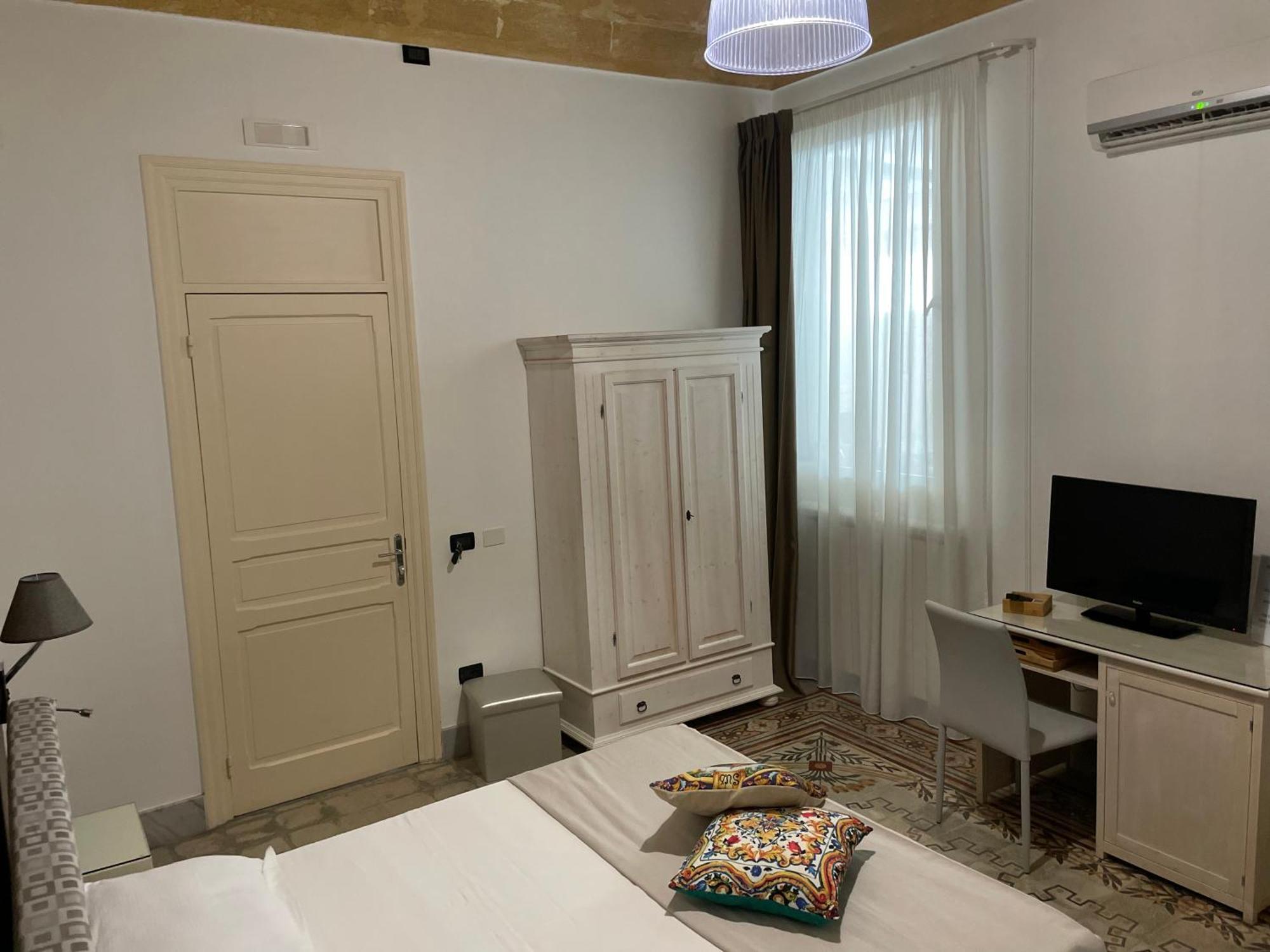 Casa Vacanze Woodhouse Marsala Bagian luar foto